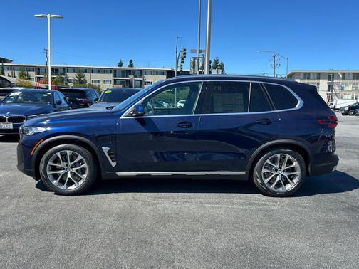 Tanzanite Blue II Metallic 2026 BMW X5 xDrive50e