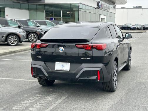 Black Sapphire Metallic 2026 BMW X2 xDrive28i