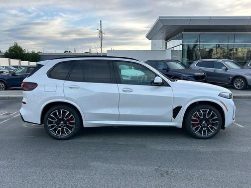 Mineral White Metallic 2026 BMW X5 xDrive40i
