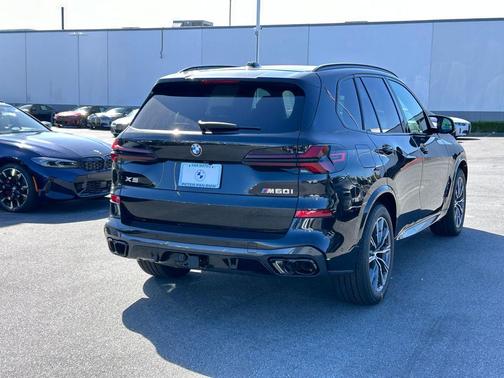 Black Sapphire Metallic 2026 BMW X5 M60i