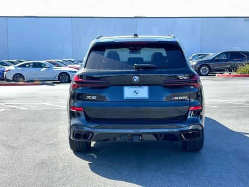 Black Sapphire Metallic 2026 BMW X5 M60i
