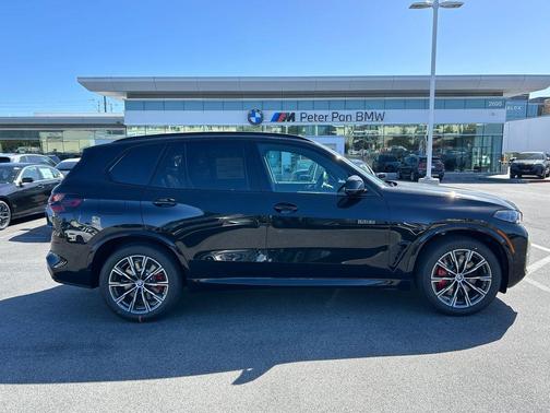 Black Sapphire Metallic 2026 BMW X5 M60i