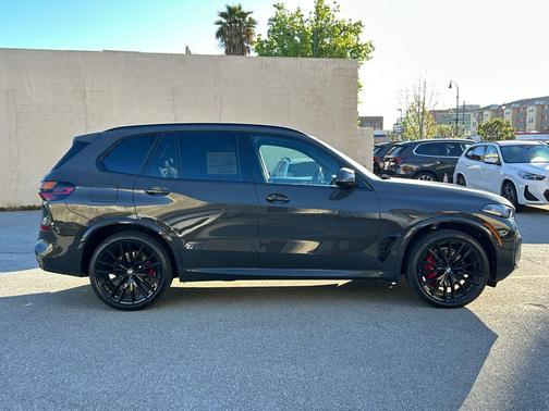 Gray Metallic 2026 BMW X5 xDrive40i