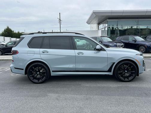Gray Metallic 2027 BMW X7 xDrive40i