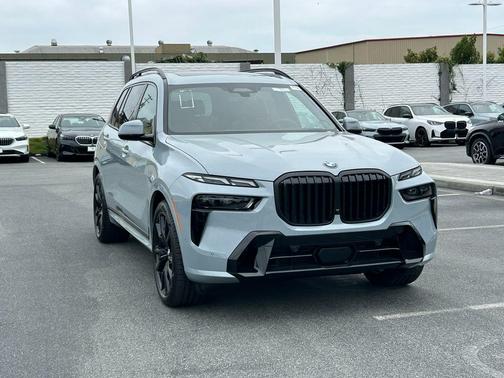 Gray Metallic 2027 BMW X7 xDrive40i