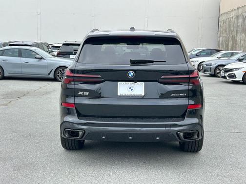 Black Sapphire Metallic 2026 BMW X5 xDrive40i