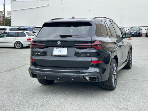 Black Sapphire Metallic 2026 BMW X5 xDrive40i
