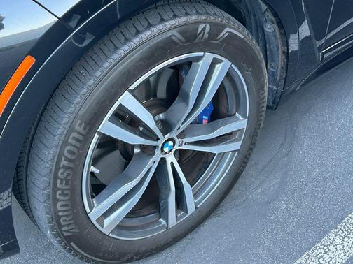 Black Sapphire Metallic 2024 BMW X7 M60i