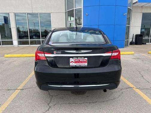 2012 Chrysler 200 Limited