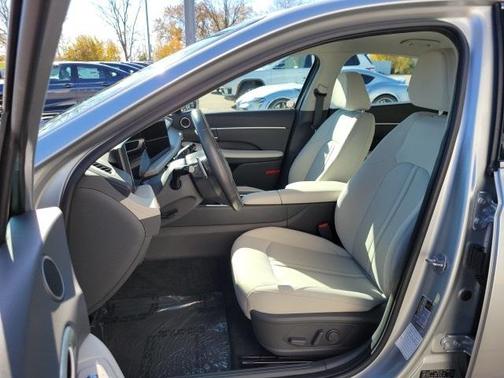 2024 Hyundai SONATA Hybrid SEL