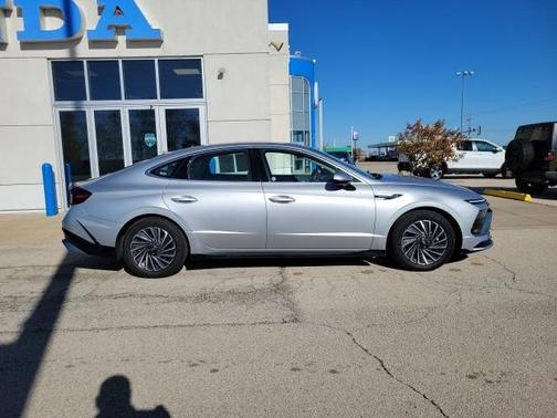 2024 Hyundai SONATA Hybrid SEL