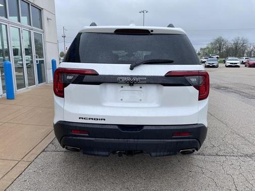 2022 GMC Acadia SLT