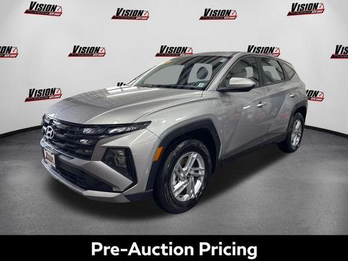 Shimmering Silver 2025 Hyundai TUCSON SE