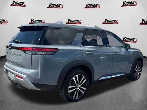 2023 Nissan Pathfinder Platinum