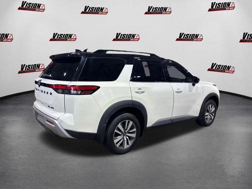 2 Tone White / Black Roof 2023 Nissan Pathfinder SL