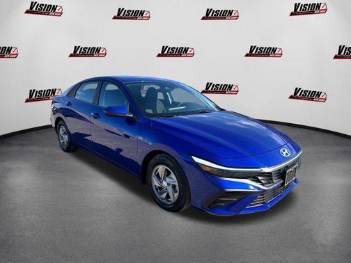 2024 Hyundai ELANTRA SE