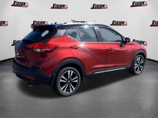 2020 Nissan Kicks SR