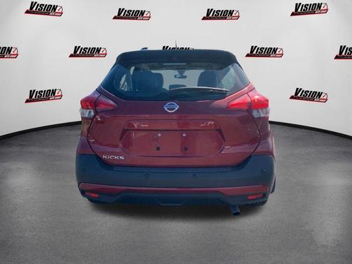 2020 Nissan Kicks SR
