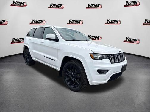 Bright White Clearcoat 2021 Jeep Grand Cherokee Laredo X