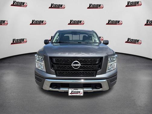 2023 Nissan Titan SV