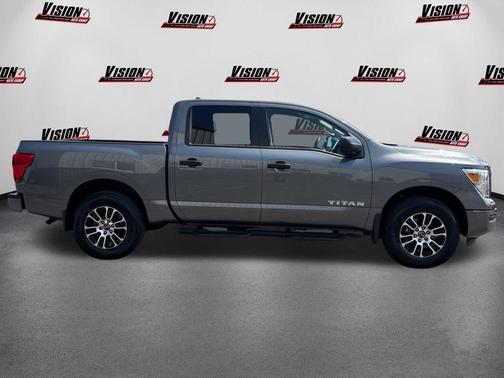 2023 Nissan Titan SV