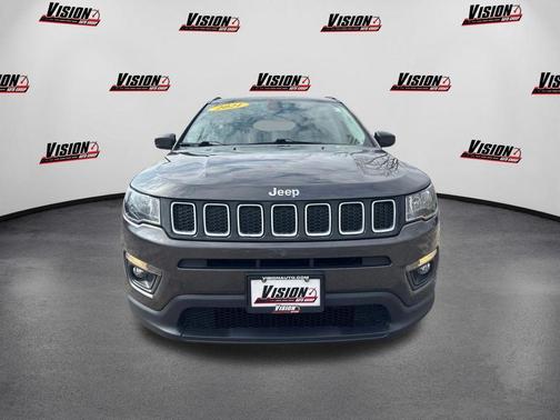 Granite Crystal Clearcoat Metallic 2021 Jeep Compass Latitude