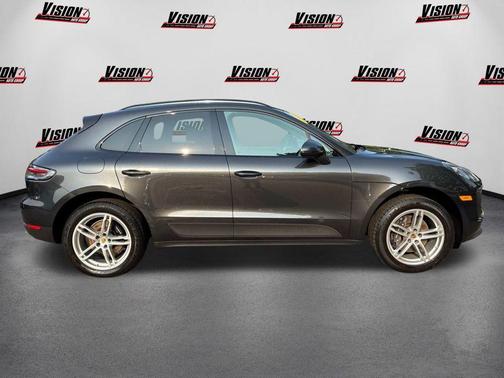2021 Porsche Macan Base