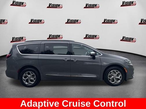 Ceramic Gray Clearcoat 2023 Chrysler Pacifica Limited