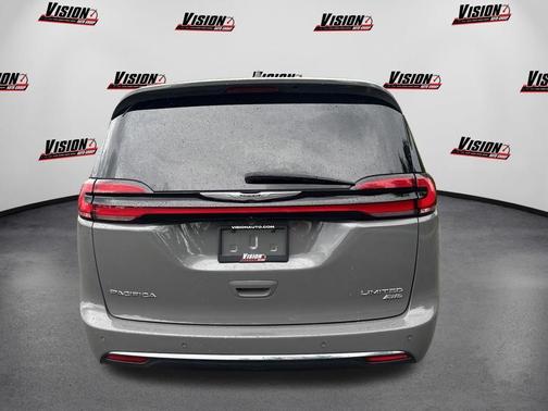Ceramic Gray Clearcoat 2023 Chrysler Pacifica Limited