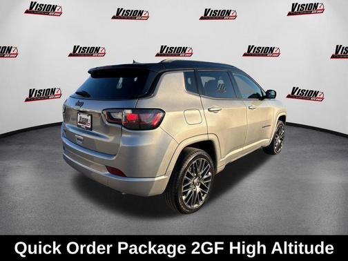 Billet Silver Metallic Clearcoat 2022 Jeep Compass Altitude