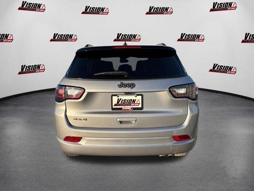 Billet Silver Metallic Clearcoat 2022 Jeep Compass Altitude