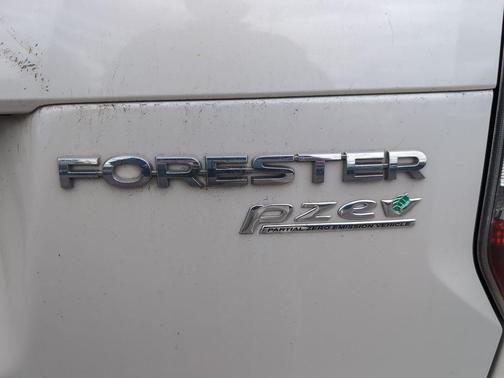 Satin White Pearl 2015 Subaru Forester 2.5i