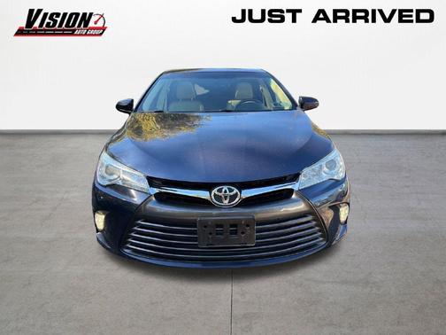 Parisian Night Pearl 2017 Toyota Camry XLE