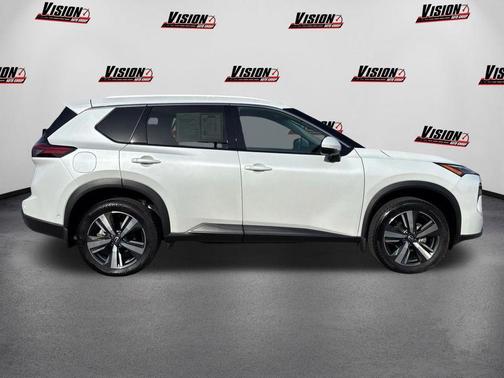Everest White P 2024 Nissan Rogue SL