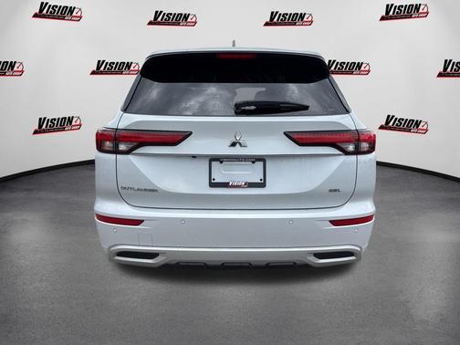 White Diamond 2022 Mitsubishi Outlander SEL