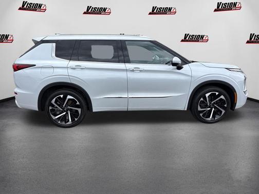 White Diamond 2022 Mitsubishi Outlander SEL