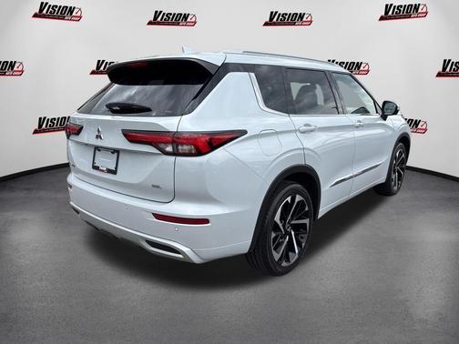 White Diamond 2022 Mitsubishi Outlander SEL