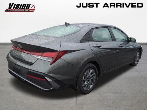 Amazon Gray 2024 Hyundai ELANTRA SEL