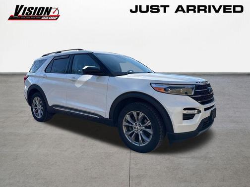 White Metallic 2022 Ford Explorer XLT