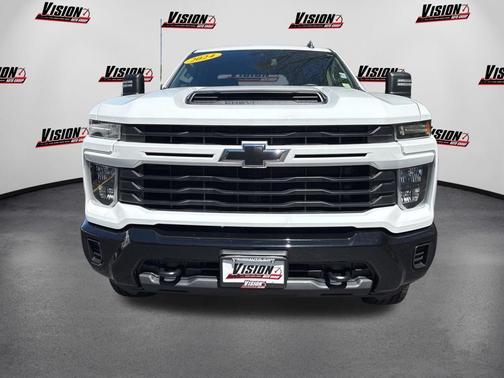 Summit White 2024 Chevrolet Silverado 2500 Custom