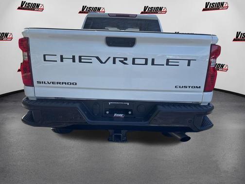 Summit White 2024 Chevrolet Silverado 2500 Custom