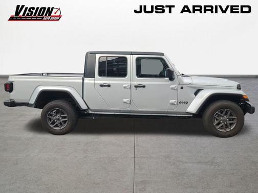 2024 Jeep Gladiator Sport