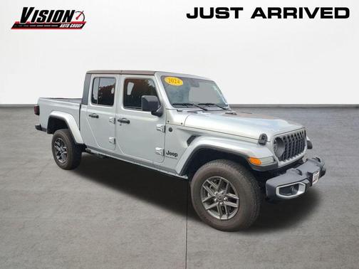 2024 Jeep Gladiator Sport