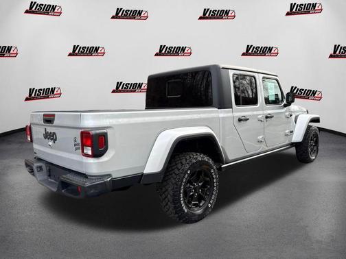 2022 Jeep Gladiator Sport