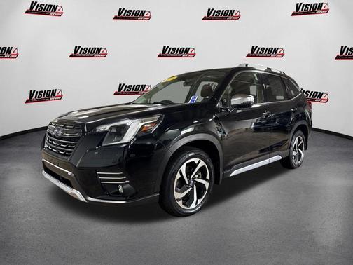 Crystal Black Silica 2024 Subaru Forester Touring