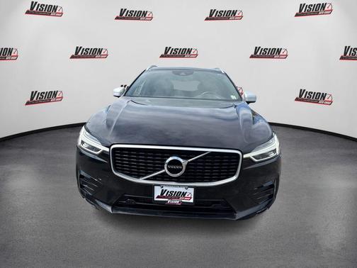 Onyx Black Metallic 2018 Volvo XC60 T5 R-Design