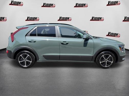 Green 2025 Kia Niro Plug-In Hybrid EX