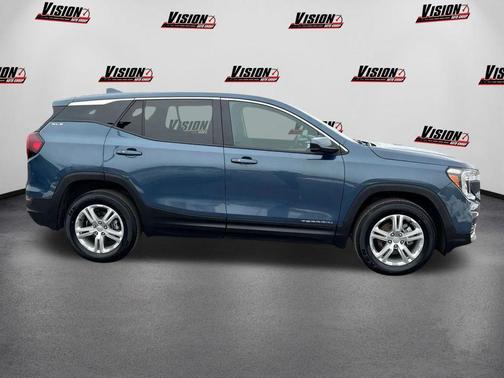 Metallic 2024 GMC Terrain SLE
