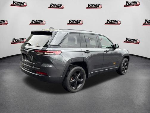 2022 Jeep Grand Cherokee Altitude