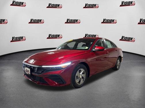 2025 Hyundai ELANTRA SE